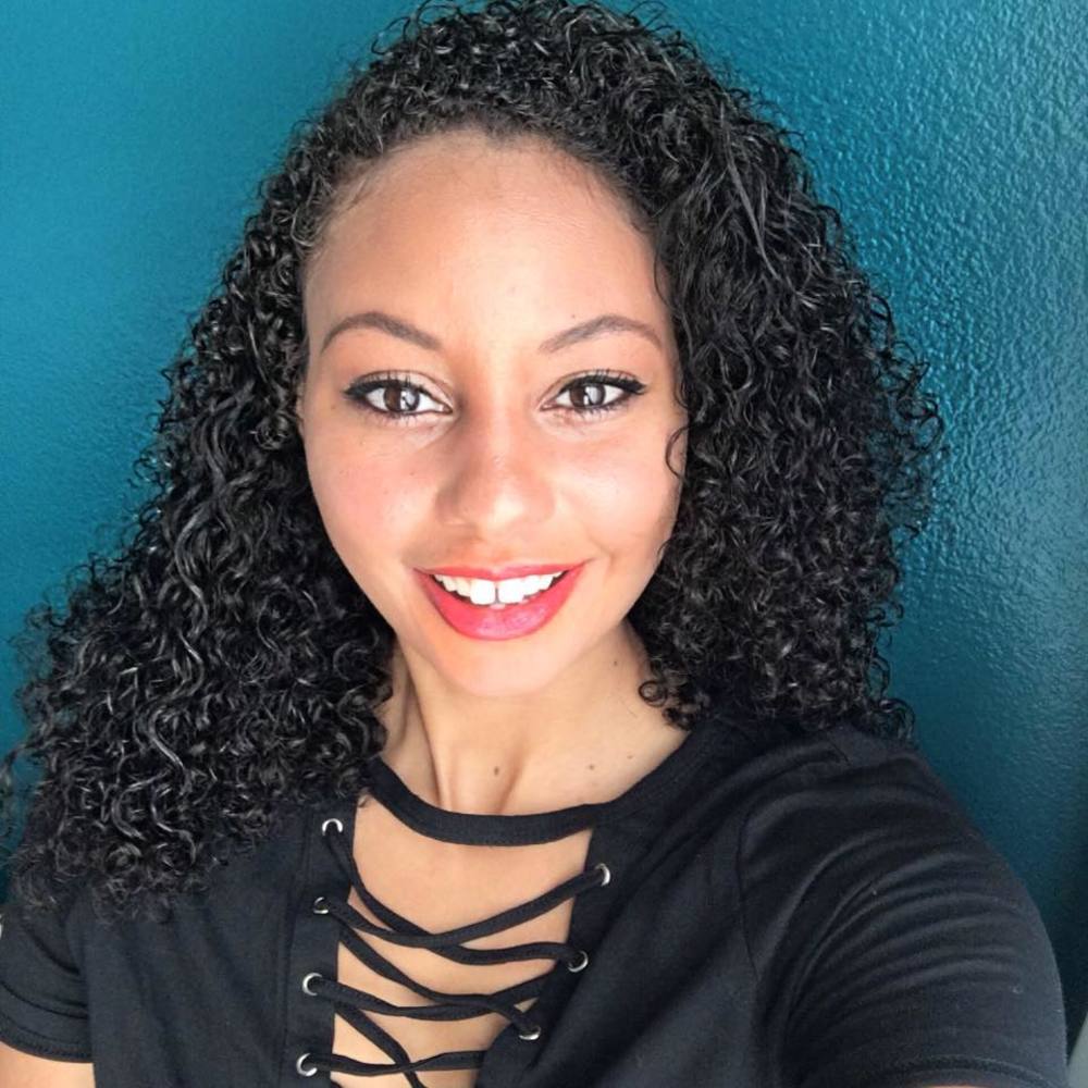 Meet your Posher, Cassondra